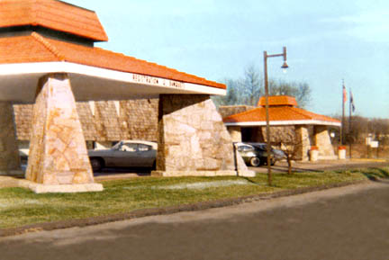 Howard Johnson's Motor Lodge and Restaurant, Windsor Locks, Connecticut