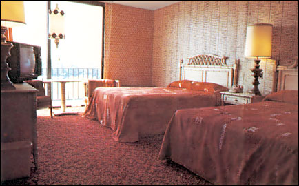 Howard Johnson's Motor Lodge and Restaurant Des Moines, Iowa