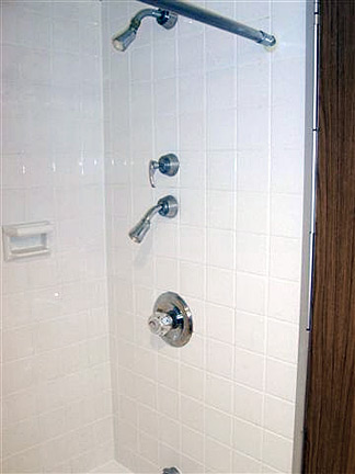 Howard Johnson's double shower heads