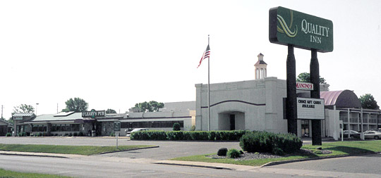 Eau Claire Wisconsin Howard Johnson's Motor Lodge and Restaurant