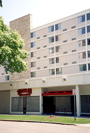 Howard Johnson's Motor Lodge and Restaurant Plaza Hotel